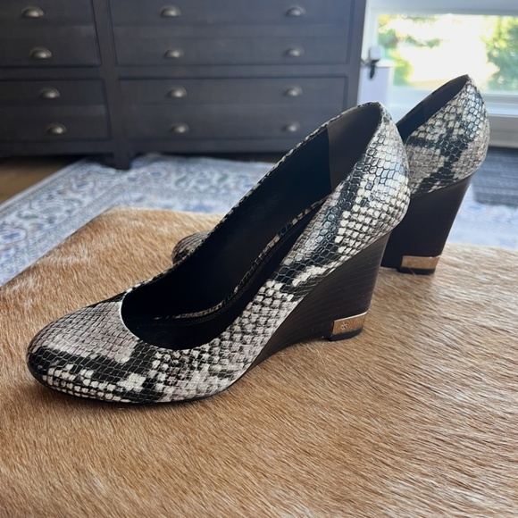 Tory Burch Wedge Heels. SZ 8 - Picture 1 of 8